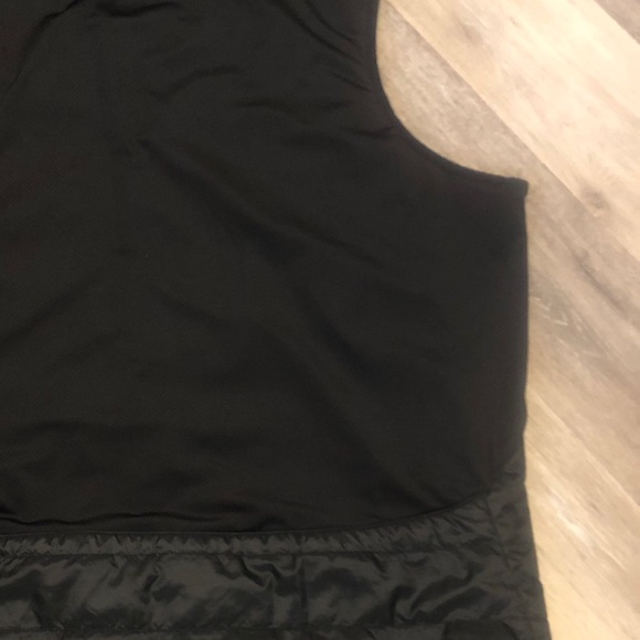 Lightweight Reebok Vest - Picture 8 of 9